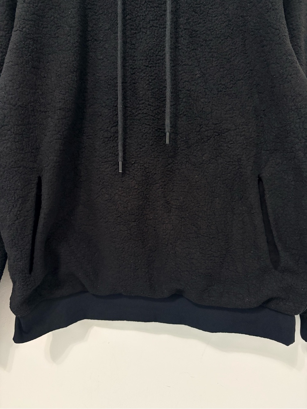 Alo Yoga Sherpa Pullover Hoodie Sz Large Black EUC - Picture 4 of 12